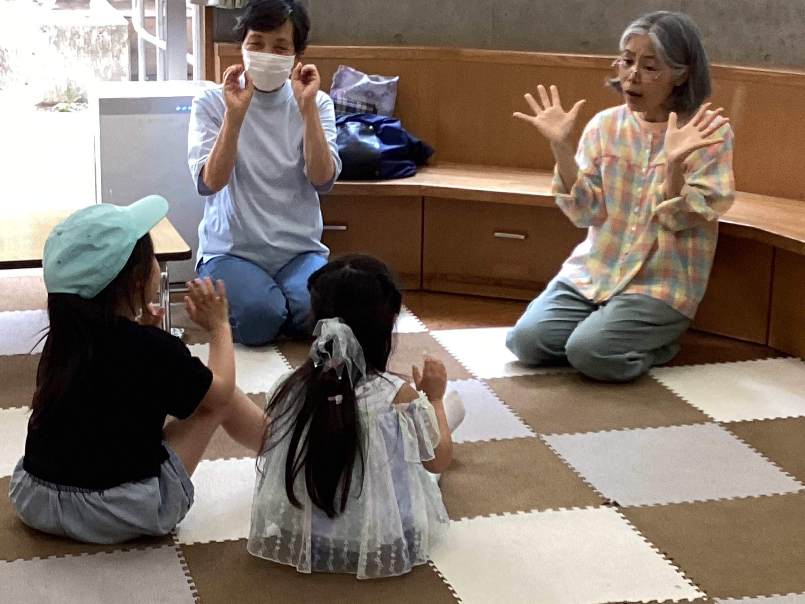 「東元町文庫のおはなし会」が始まります!